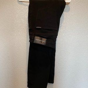 Calivin Klein Jeans  Forever Black Style: 40ZB708  32 Waist x 32 Length  Slim